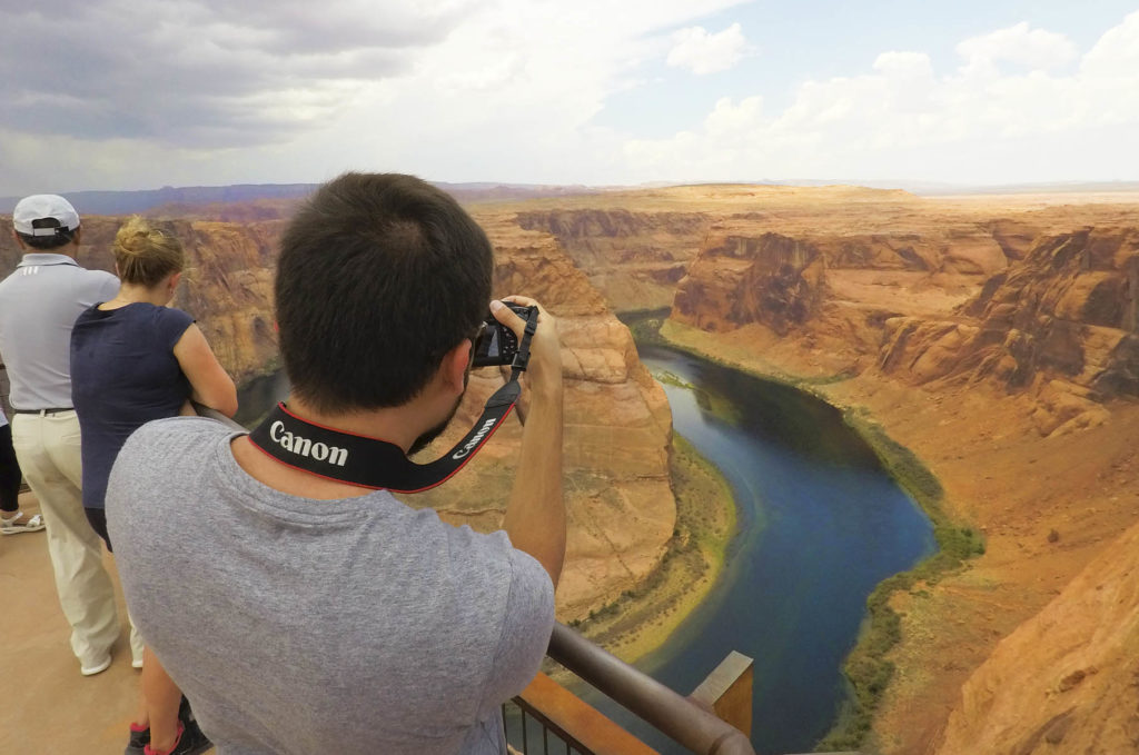 Daniel photographing the Horseshoe Bend Canyon